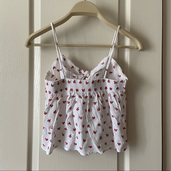 ✨3/$15✨brandy melville j galt floral red rose crop top with tie - Picture 3 of 7